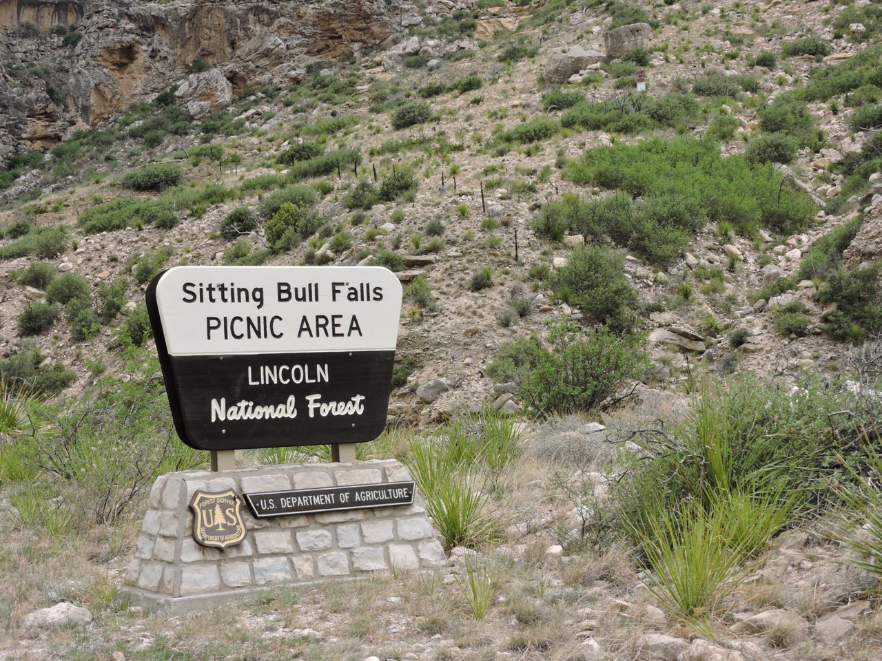 sign-right-before-you.jpg