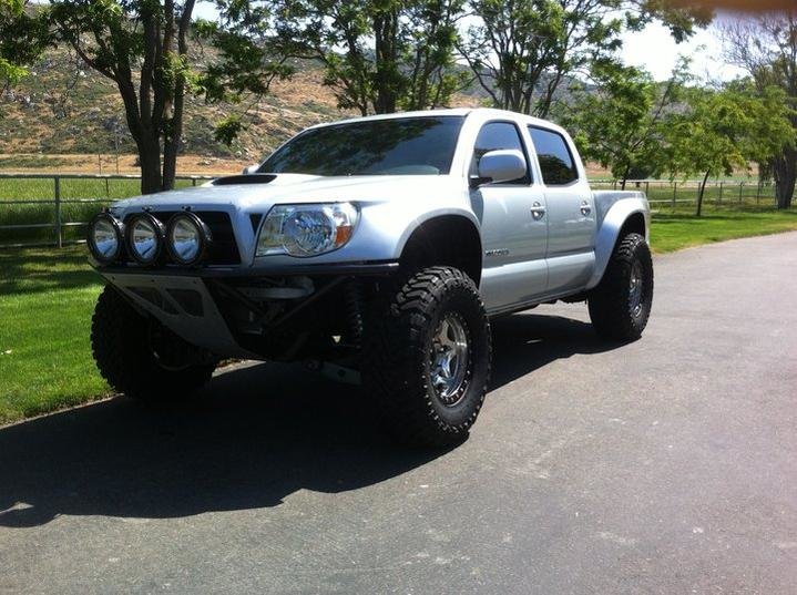 Silver double cab tacoma.jpg