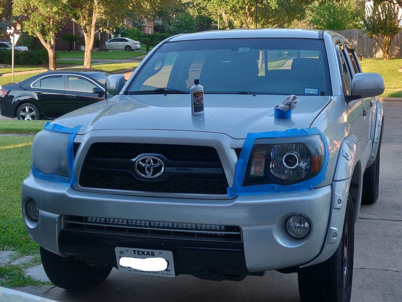 Quick Headlight Clear Coat, Cleans and Prevents Lens Yellowing 