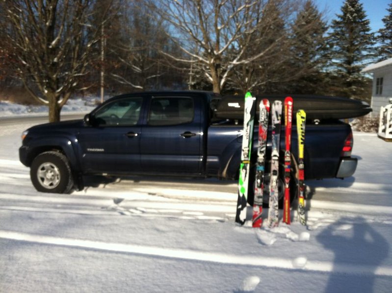skis.jpg