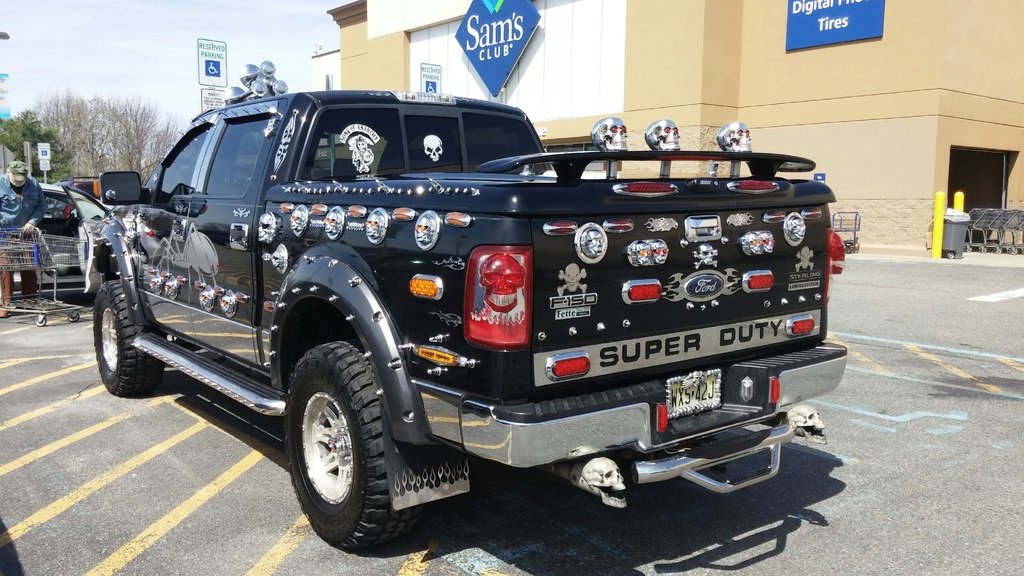 Skull Truck.jpg