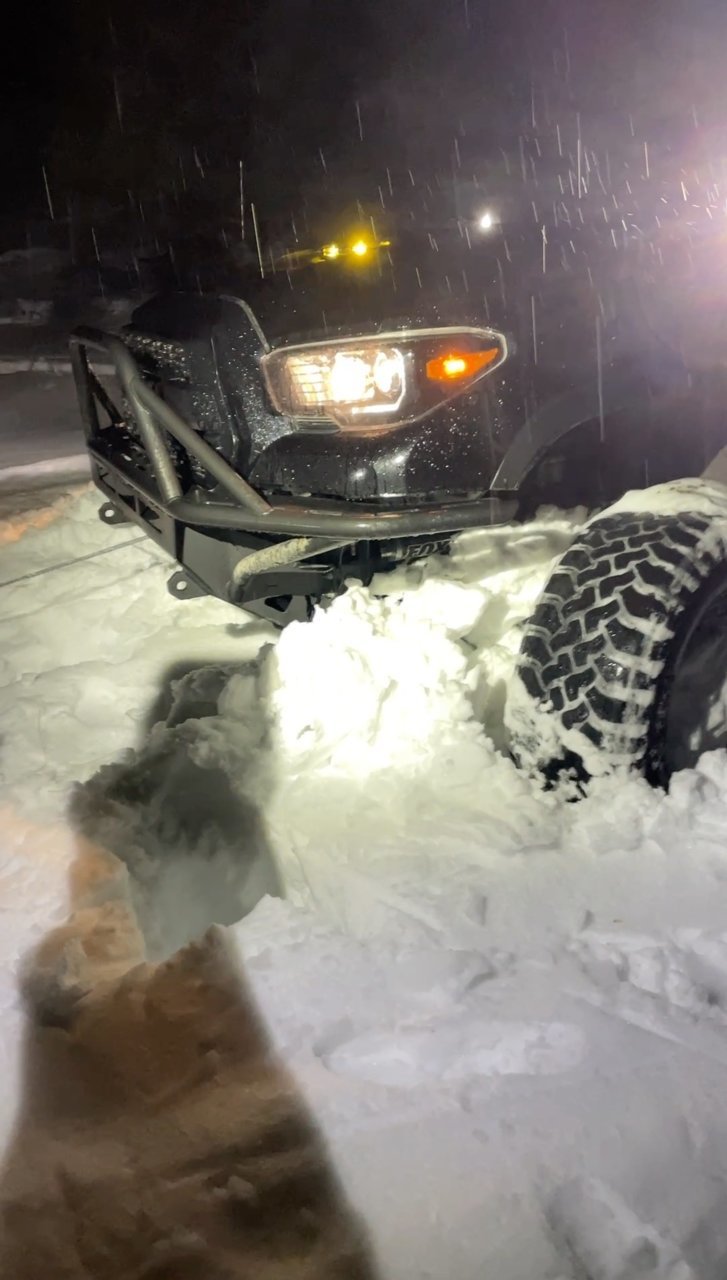 Snow Stuck 1.jpg