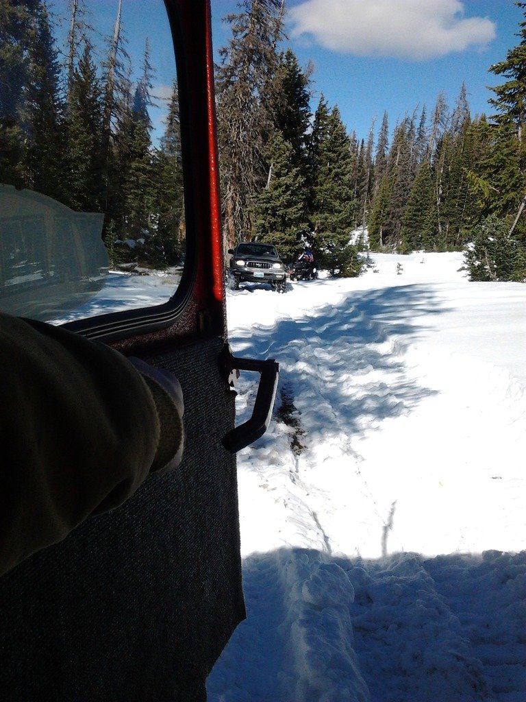 snowcat_e9e6cc45cc8a6ab81e4edd966568cd97667d606f.jpg