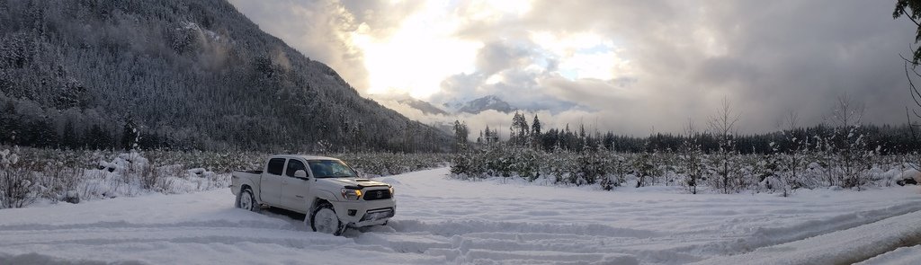 Snowy%20mountains%20panorama_zpsdxpfbucu_7f592b40ed97dbc76d90c4a77ab99d8b375f99fb.jpg