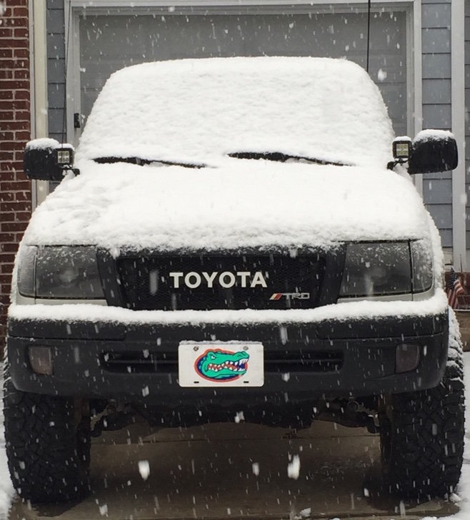 Snowy%20Truck_zpsmhz3zgol_5a3e18ef5fdbba41e14d0854dd88d69a08370e84.jpg