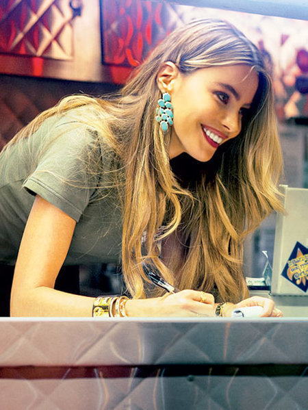 Sofia-Vergara-chef-Ippolita-turquoise-cascade-earrings.jpg