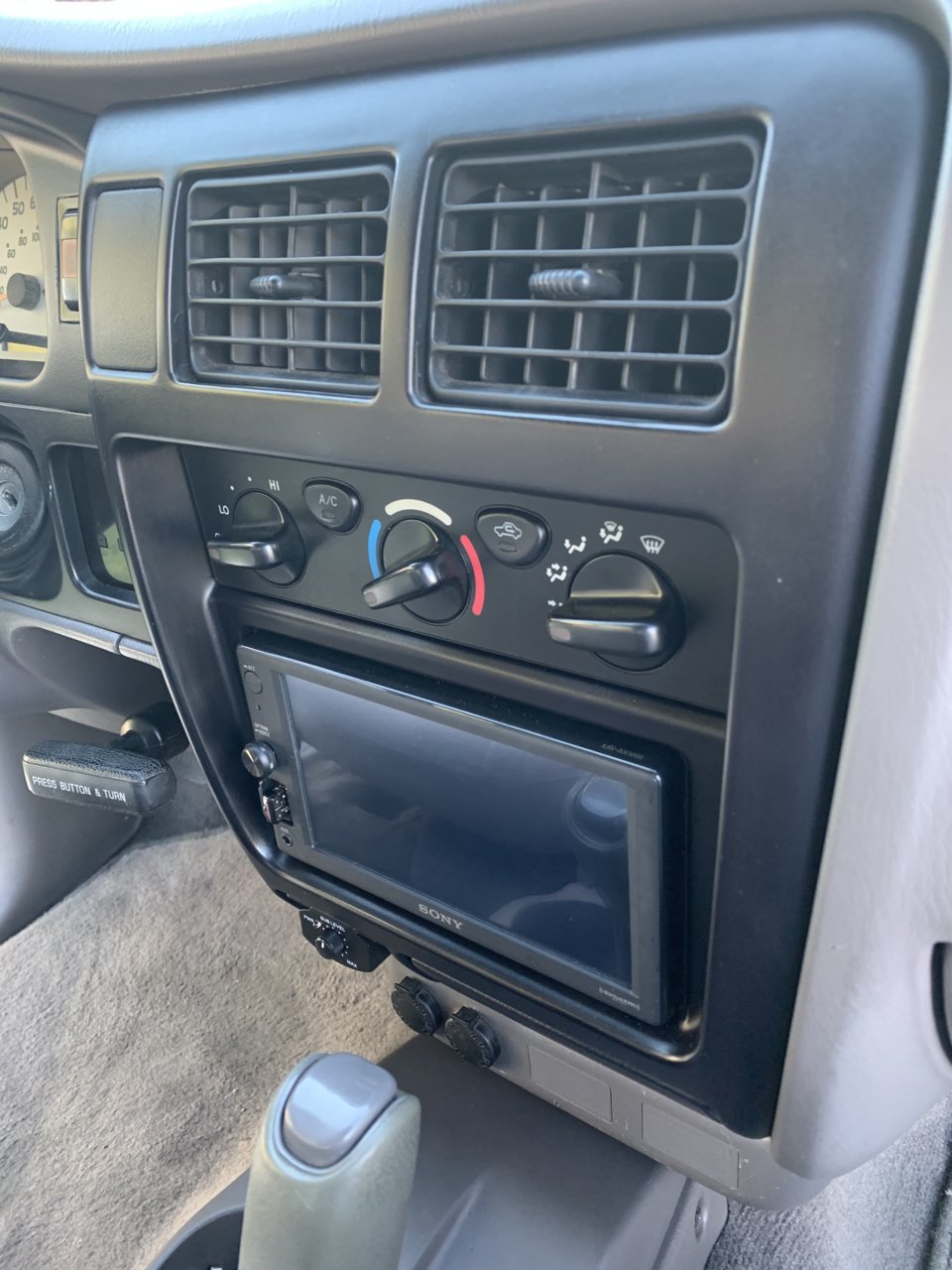 sony xav-ax1000.jpg