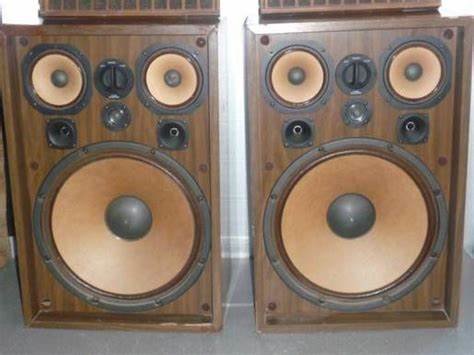 speakers.jpg