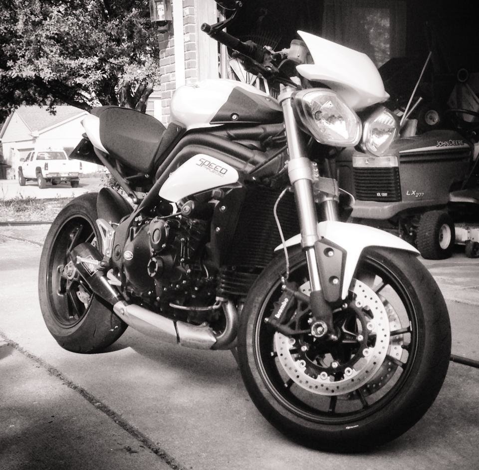 SpeedTriple_40cb85bb3babb628cb2092940493e689b9580e35.jpg