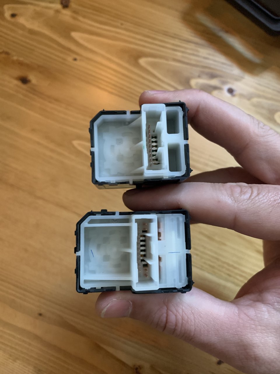 sr5-switch-btm.jpg