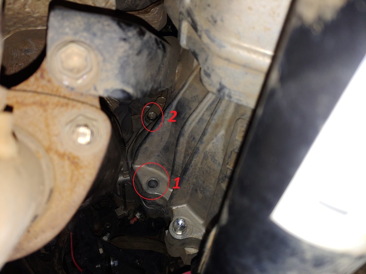 starter bolts.jpg