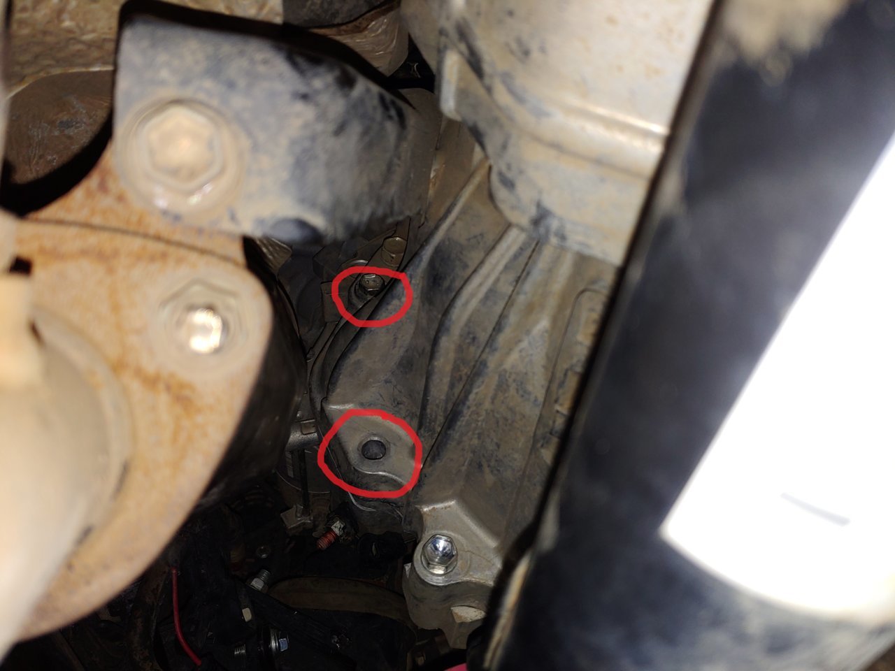 starter mounting bolts.jpg