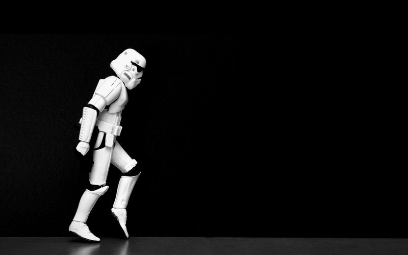 starwarsstormtroopersblackbackground1680_8a48b3636bfdeef7ee6143417e72d0060a55646c.jpg