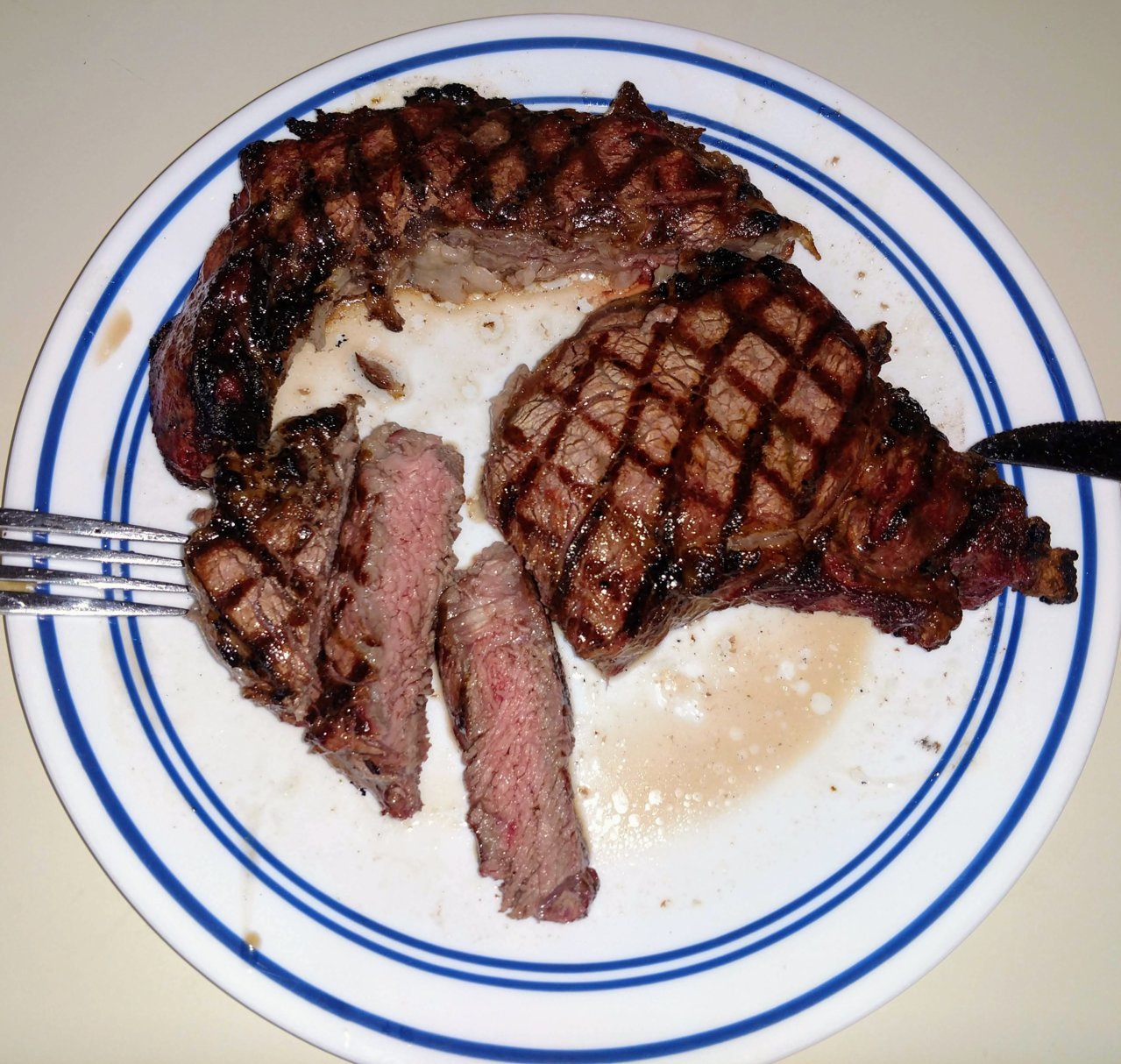 Steak plated.jpg