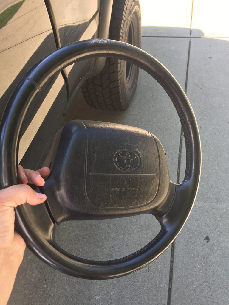 Steering wheel 1.jpg