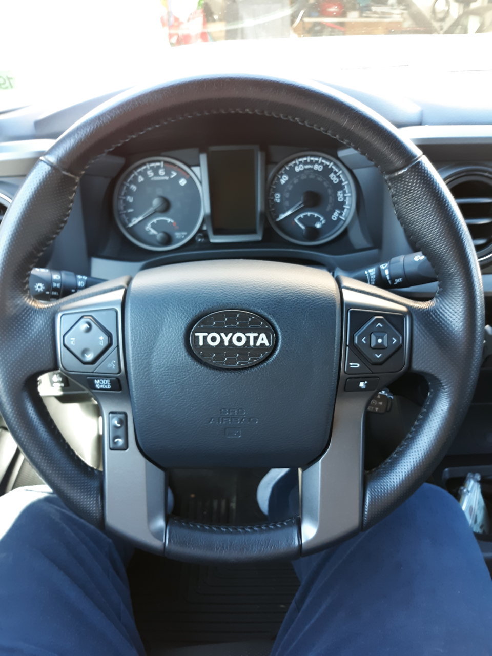 steering wheel badge.jpg