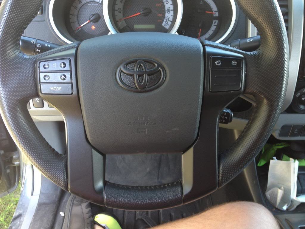 SteeringWheel2_zps89f0a353_a27351ec10c107b411d7fb043614970d1f61afed.jpg