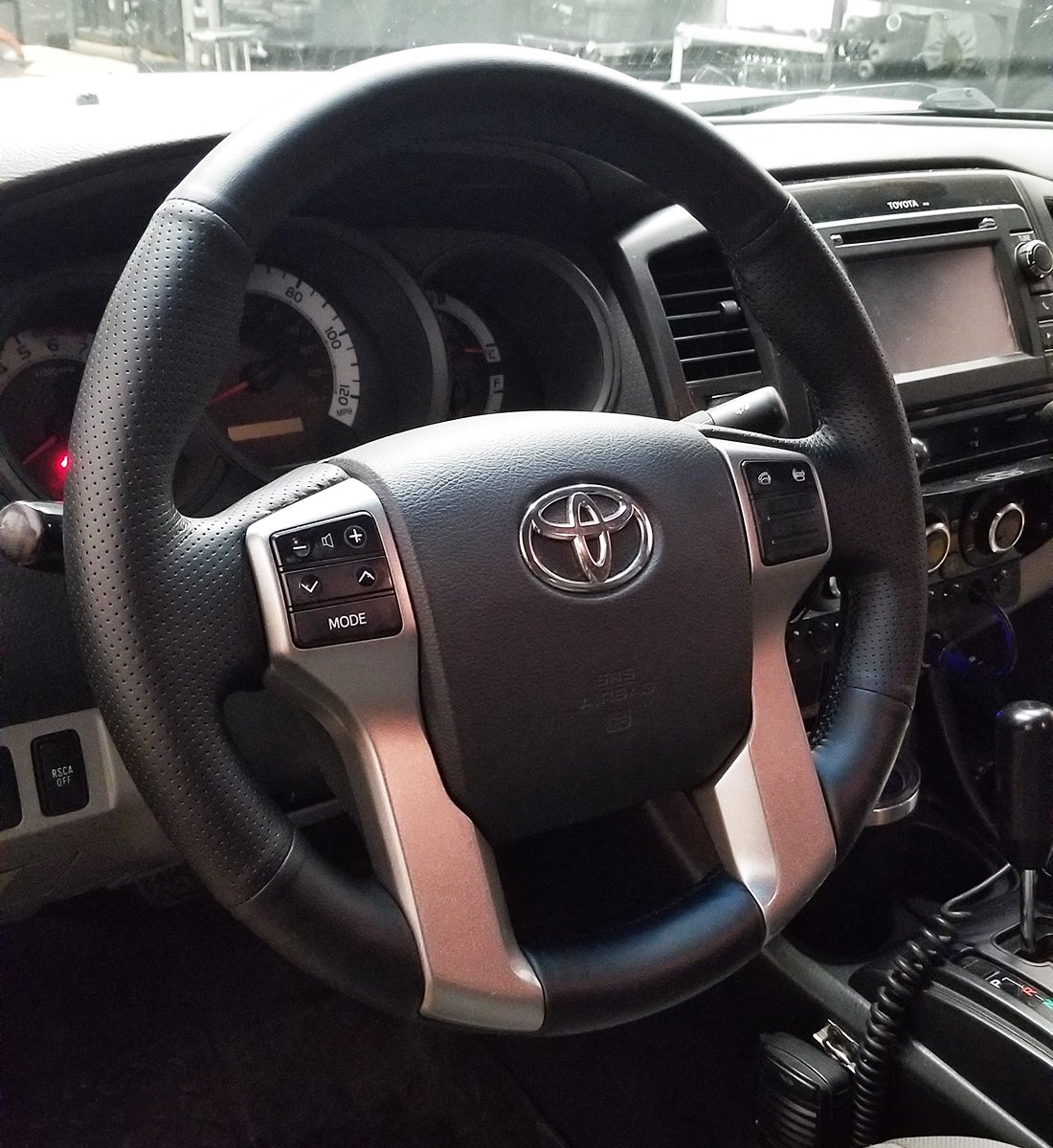 steeringwheelcover02.jpg