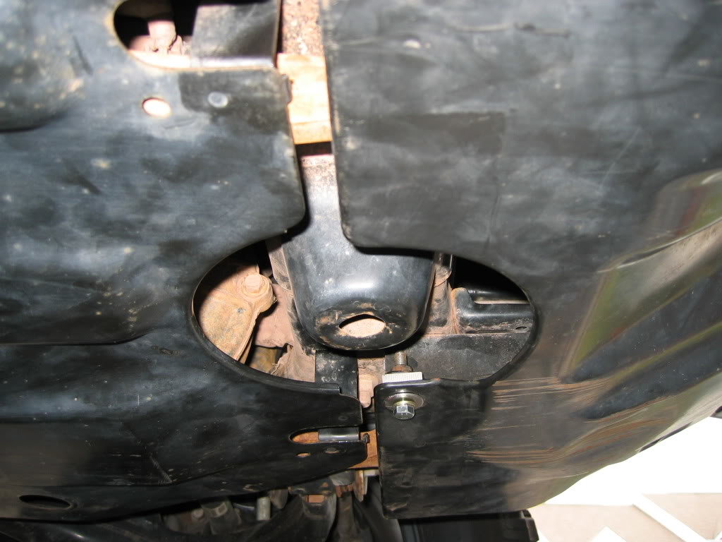 Step135tightenfrontskidbolts-noteth_32b6006721fc6f716be86e0e0c82899798ba115d.jpg