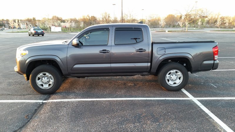 stocktires2457516.jpg