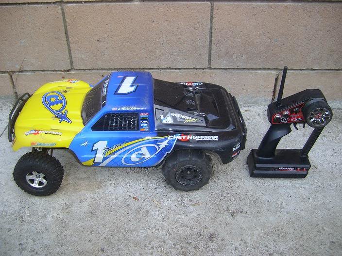 traxxas skully 2wd rc truck in blue