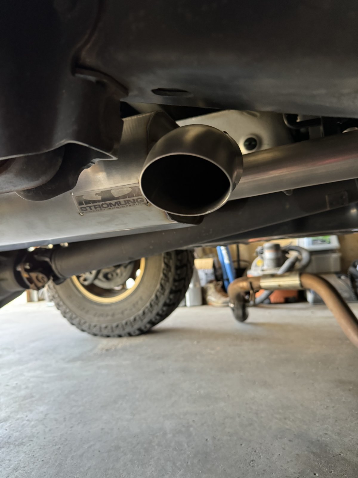Stromung Exhaust.jpg