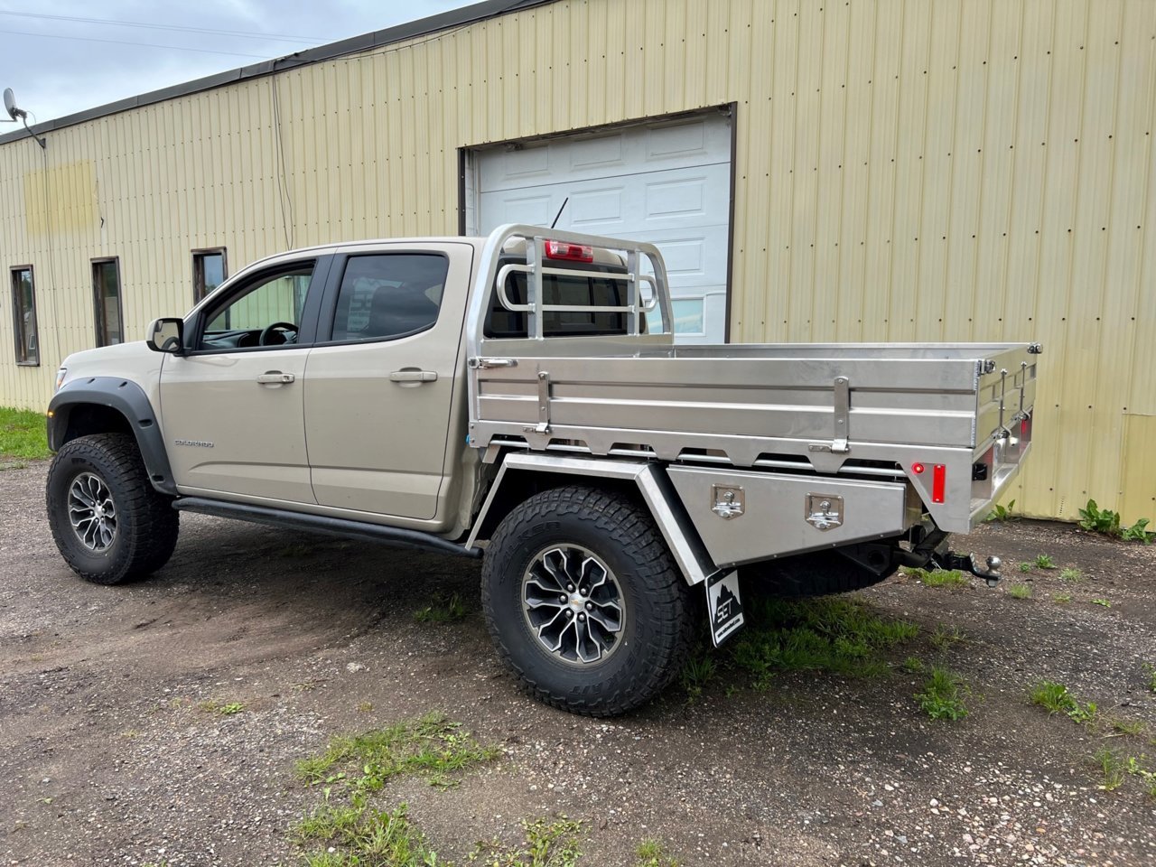 SUMMIT EXPEDITION TRUCKS CHEVY CHEVROLET COLORADO ZR2 6FT FLATBED 72 8.jpg