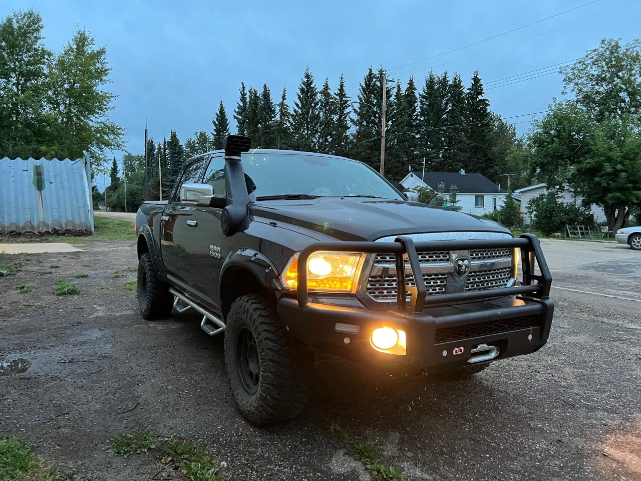 SUMMIT EXPEDITION TRUCKS RAM 1500.jpg