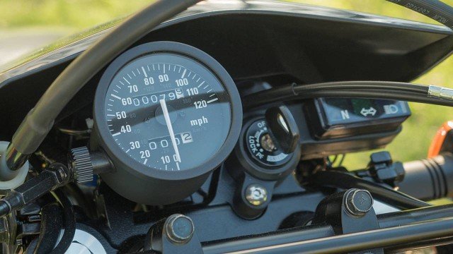 Suzuki-DR650-dash.jpg