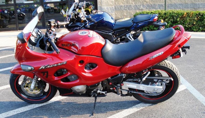 Suzuki Katana 750 2002.jpg