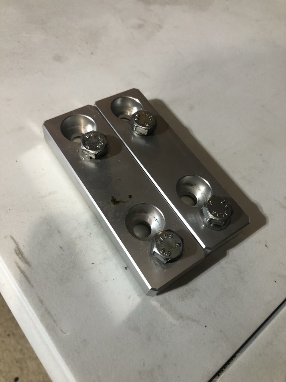 sway bar brack 1.jpg