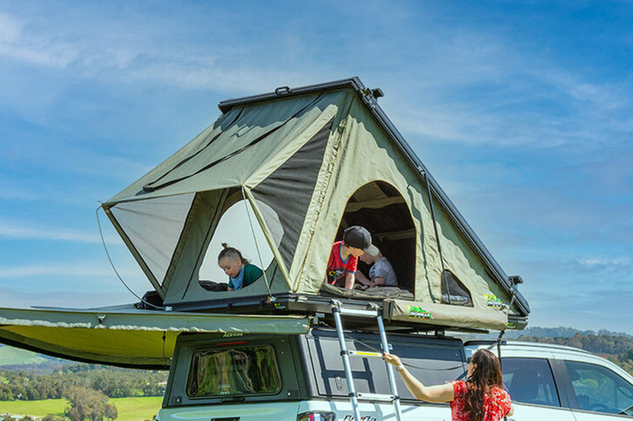 swift_1400_hard_shell_rooftop_tent_1__57149.jpg