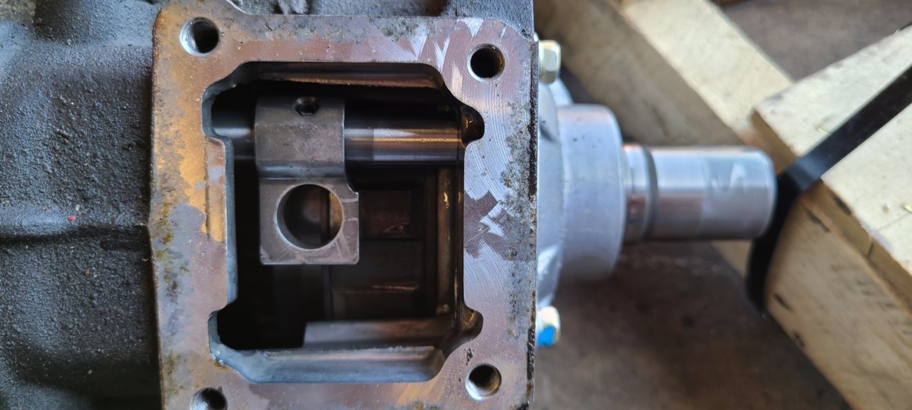 T Case from my truck_1 rod.jpg