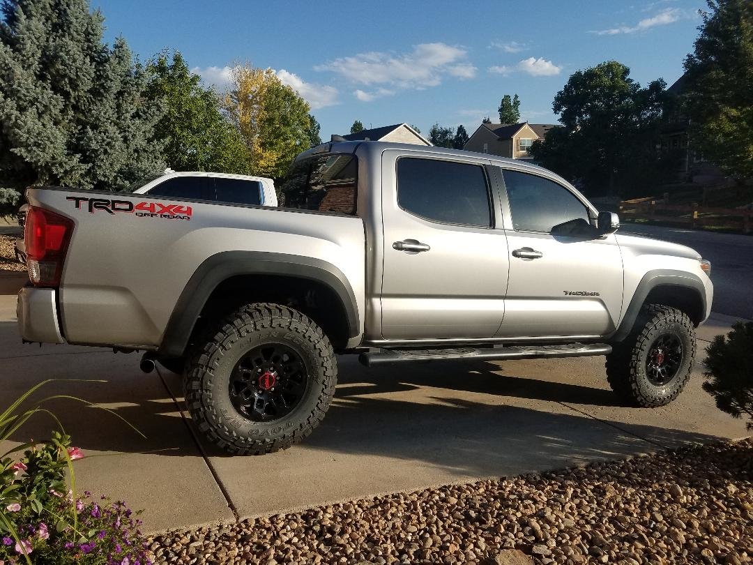 Toyota Tacoma 285 70r17