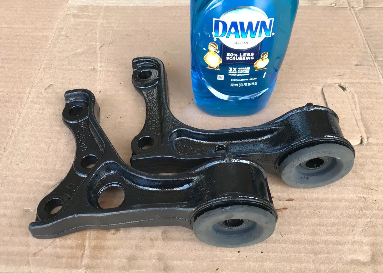 Taco Front Diff Mounts with DuroBumps Bushings.jpg