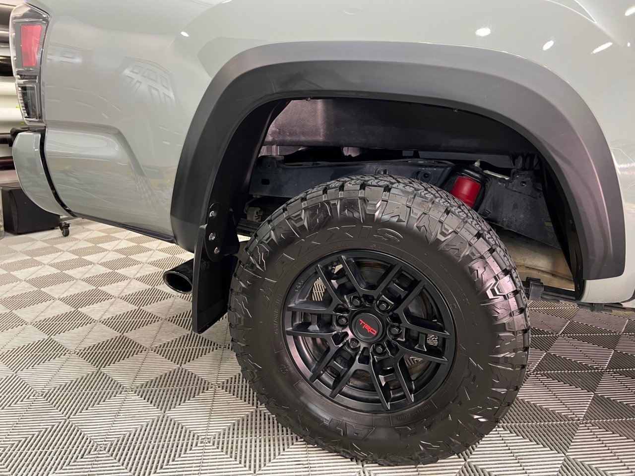 Taco Passenger rear wheel.jpg