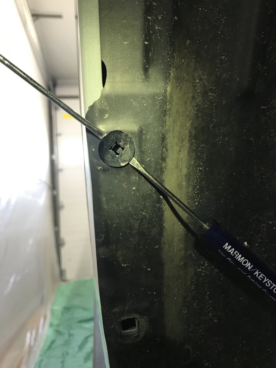 taco square fender liner clip removal.jpg