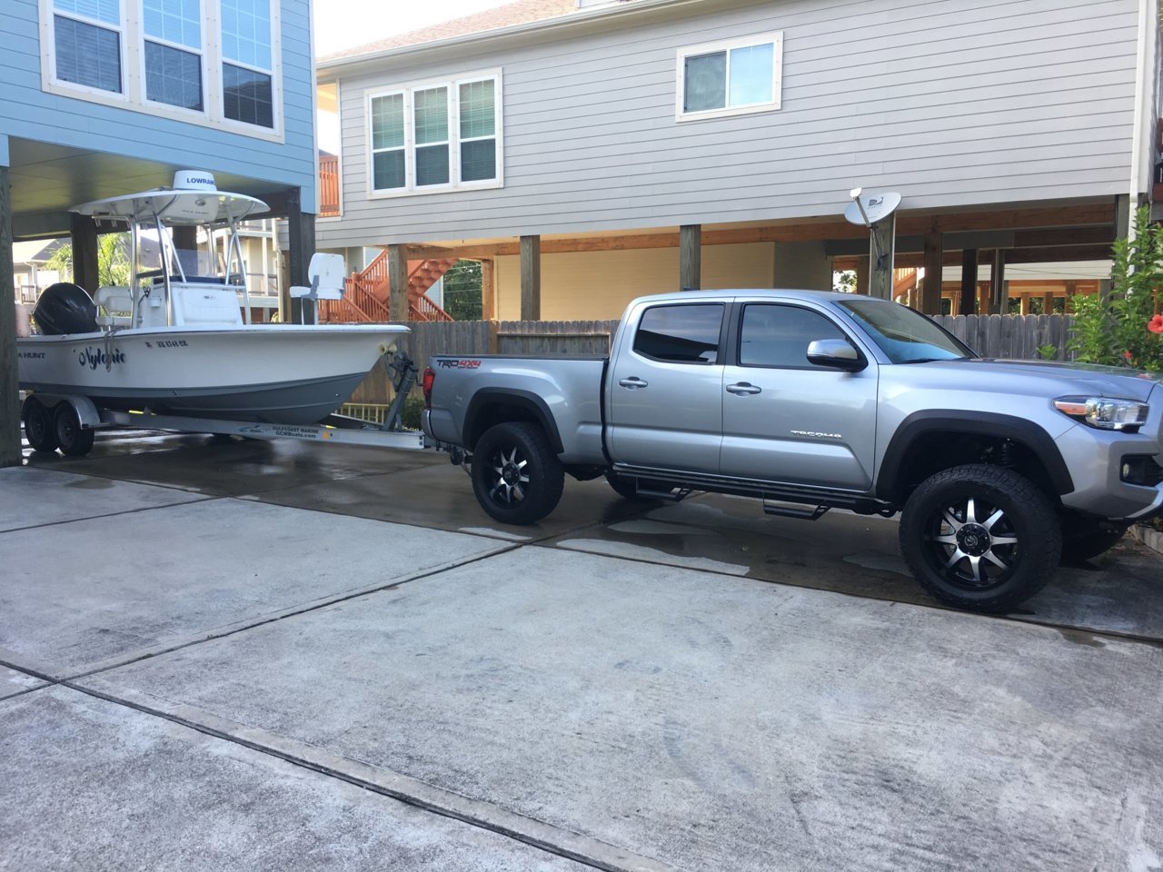 tacoboat.jpg