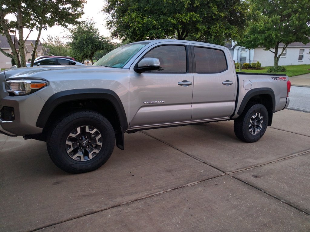 Tacoma%20-%20Mudflaps%20installed_zpsvyz_325754ac129d8f1f997fa035d5db0093dc3feb39.jpg