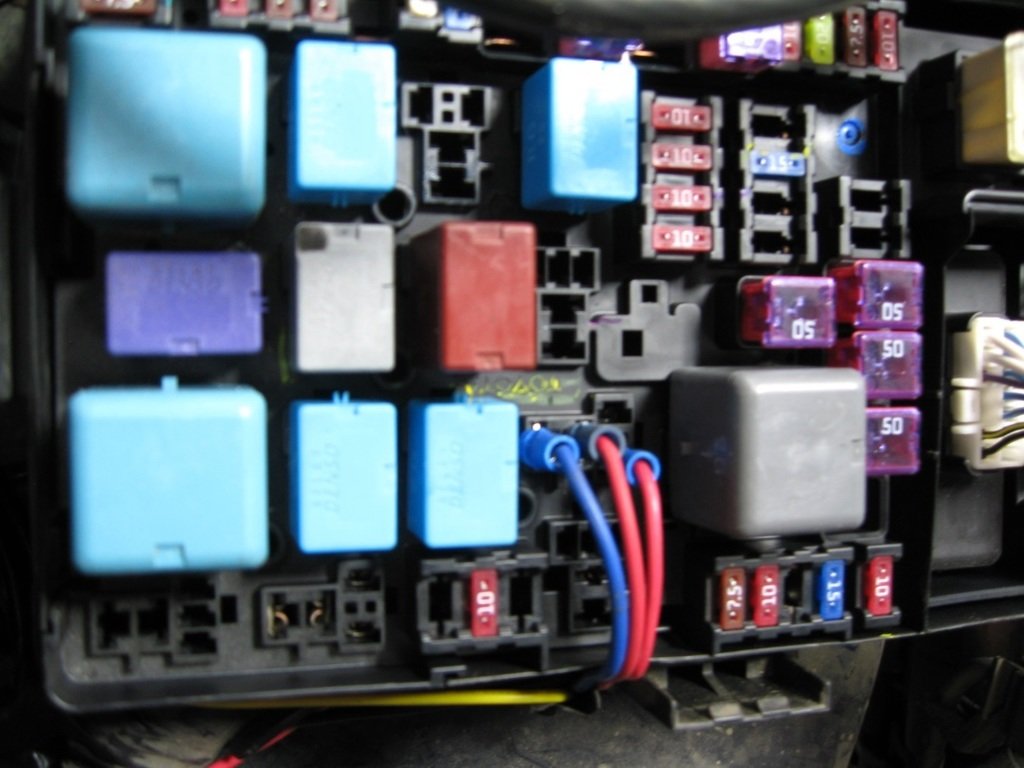 Tacoma%20fog%20light%20wiring1_zps95hnia_e8b1db2ff39347a8cd9475f35c8fd5554f86144c.jpg