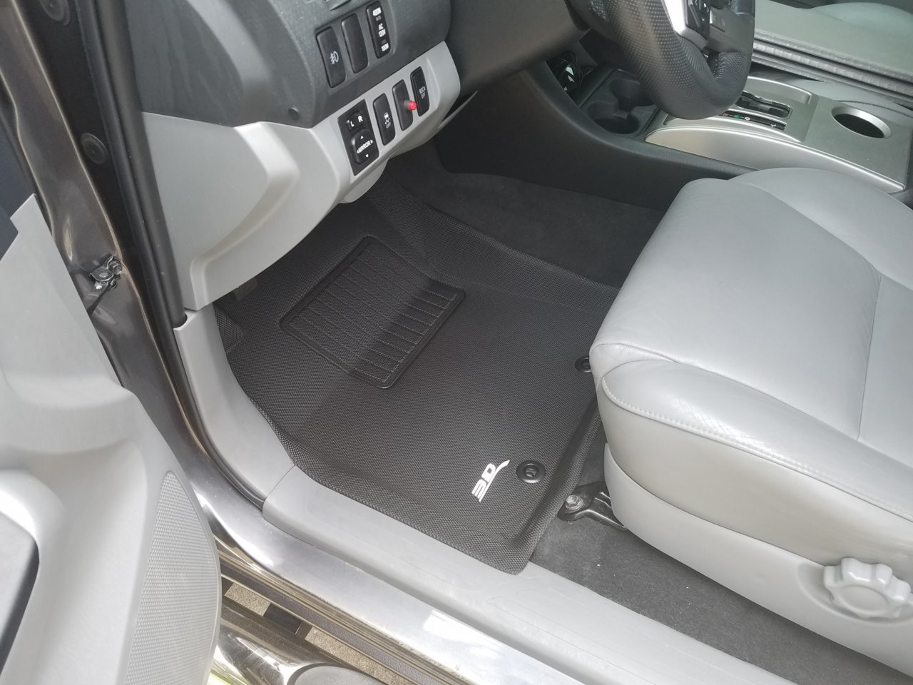 tacoma.floormats.jpg