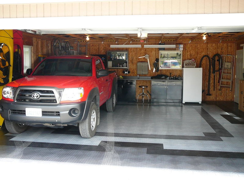 Tacoma-garage 2.jpg