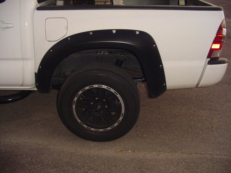 tacoma lift 010.jpg