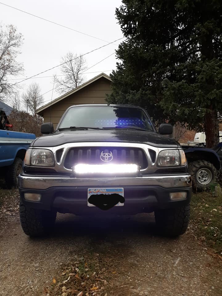 Tacoma light bar on.jpg