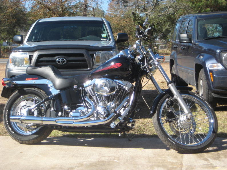 Tacoma & Softail 004.jpg