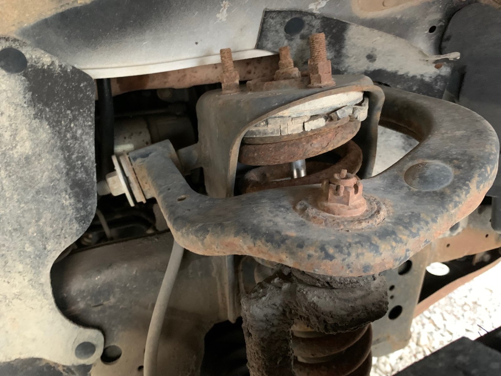 Tacoma suspension front pasenger upper.jpg