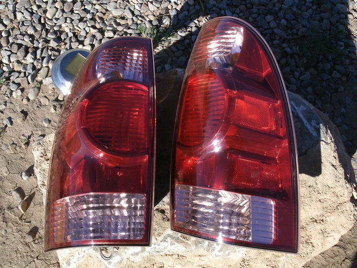 TACOMA TAIL LIGHTS 002.jpg