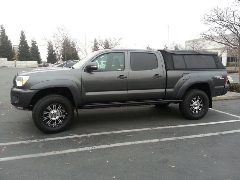 Tacoma w new wheels (3).jpg