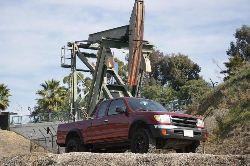tacoma4x41_a828cb67cf2d841f457e8a8ee6fe7d1696c471b7.jpg