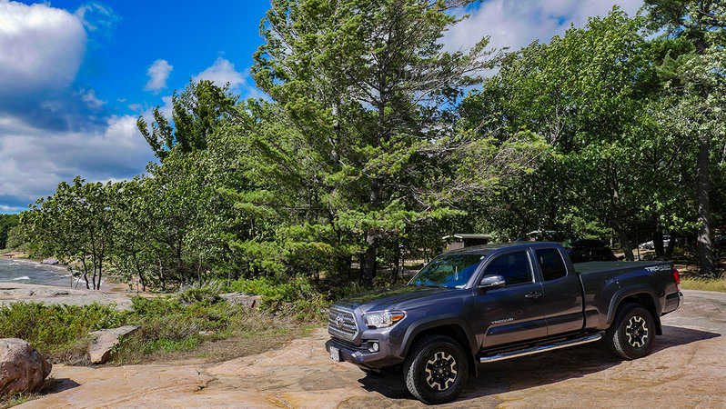Tacoma_2016_off_road.jpg